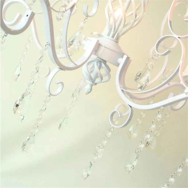 lustre vintage en cristal et fer forgé pour un éclairage élégant