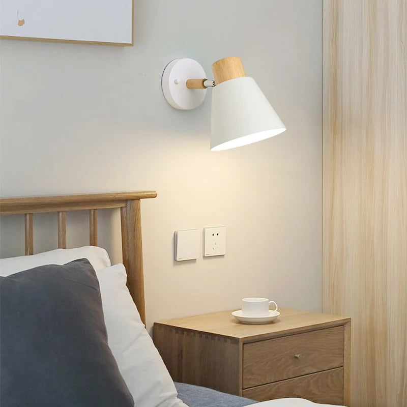 applique murale nordique en bois pour étude et escalier
