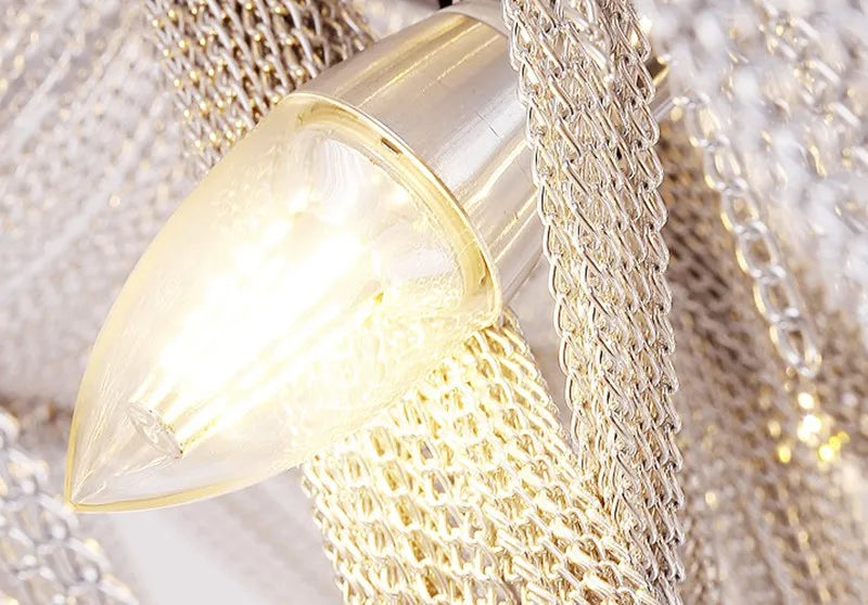 lustre suspendu à pompon en aluminium argenté avec éclairage led