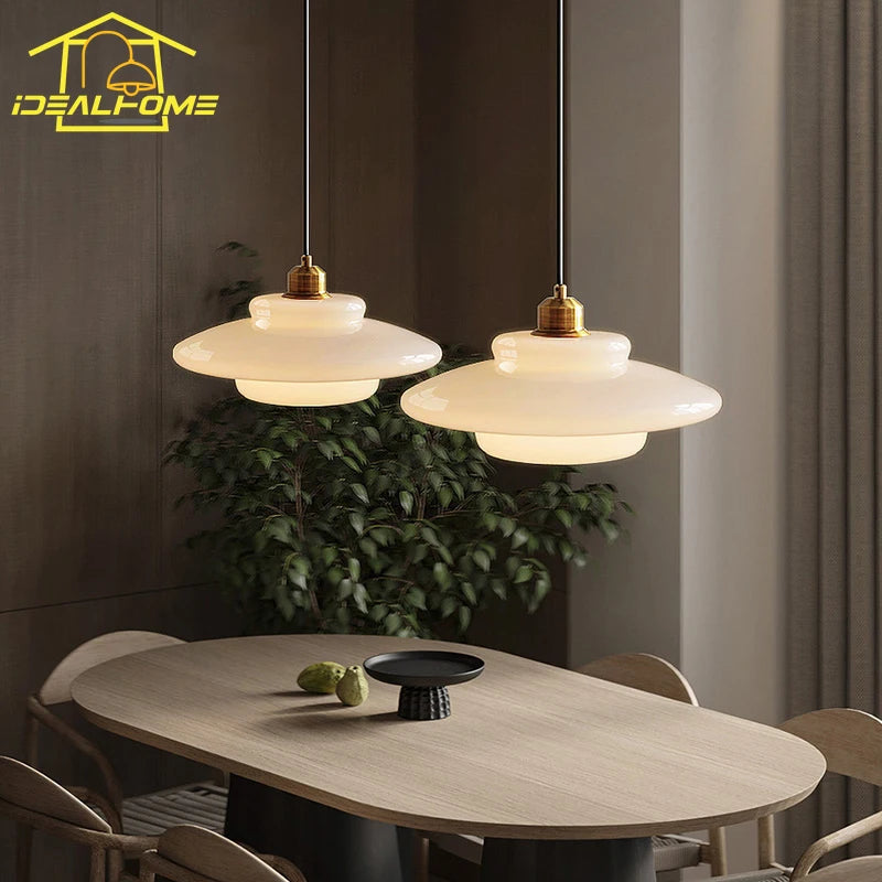 suspension décorative en verre design pour intérieur moderne