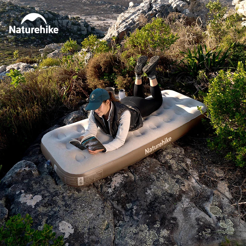 matelas gonflable portable pour camping avec pompe intégrée