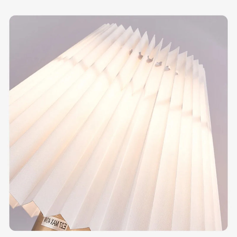 Applique murale rétro en tissu plissé