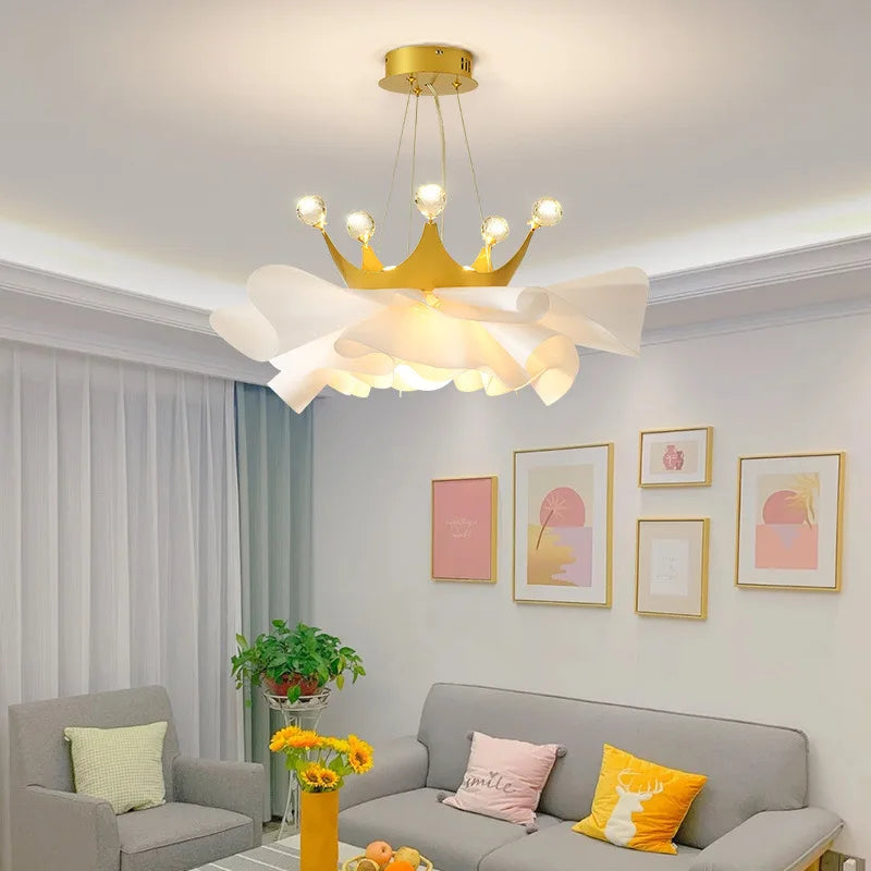 lustre moderne en cristal pour décoration romantique et chaleureuse