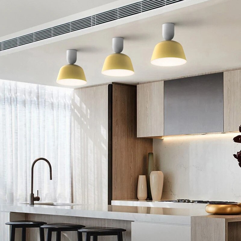 Plafonnier métal moderne nordique LED ronde déco intérieure.