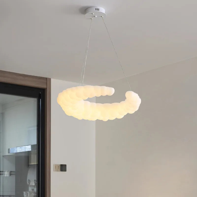 lustre lune design nuage pour décoration intérieure enfant