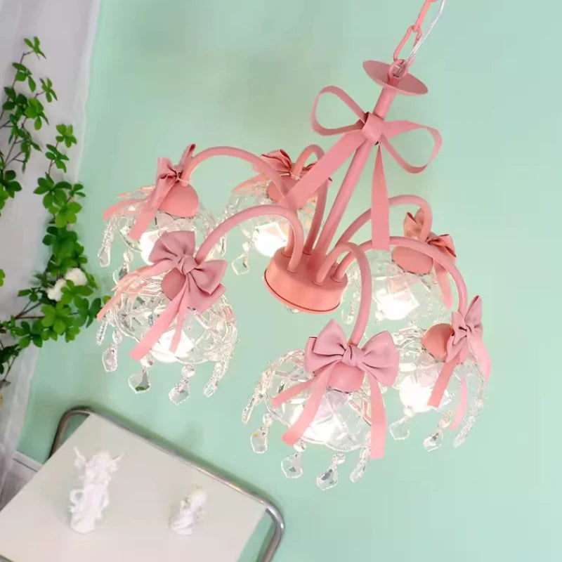 lustre mignon pour chambre de petite fille avec nœud rose en cristal