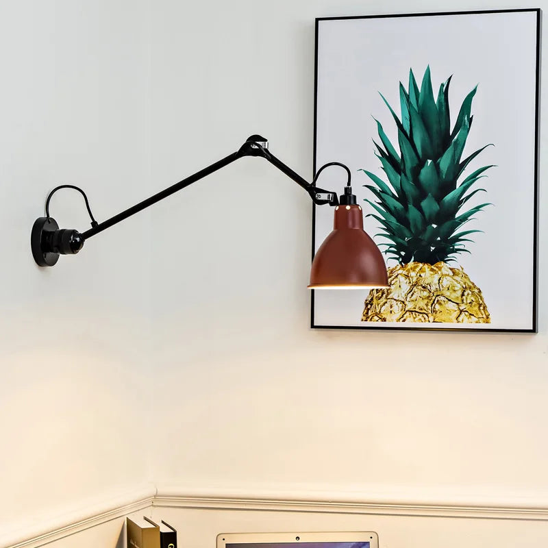 applique murale rotative avec prise en métal