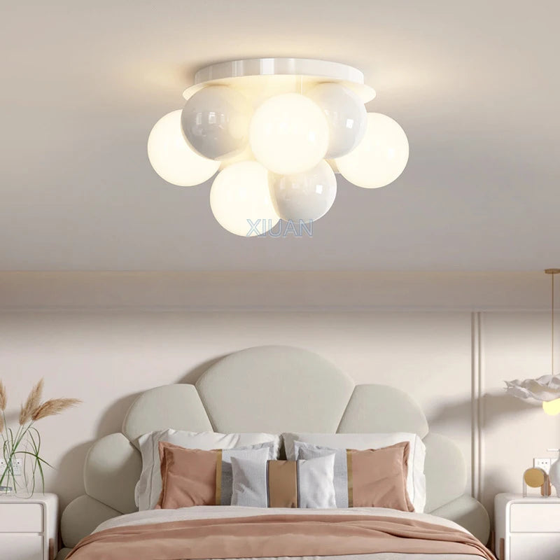 lustre nordique bulle ronde led pour chambre d'enfant