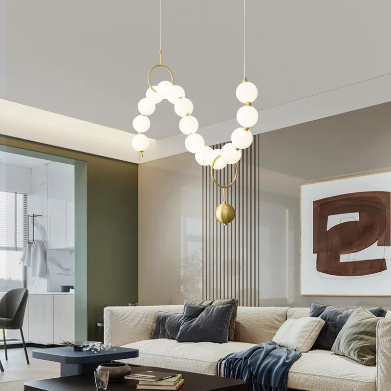 lustre suspension en acrylique blanc avec perles