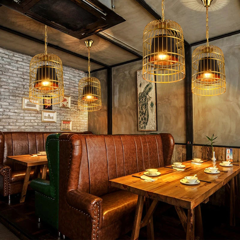 suspension vintage industrielle en fer doré pour bar ou loft