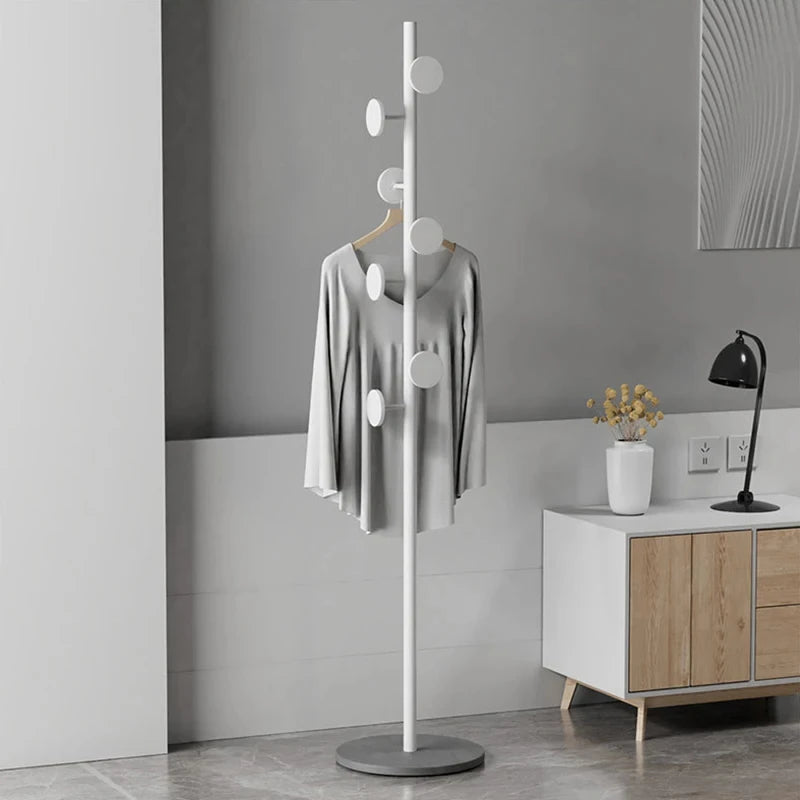 support autonome moderne et robuste pour vêtements et accessoires