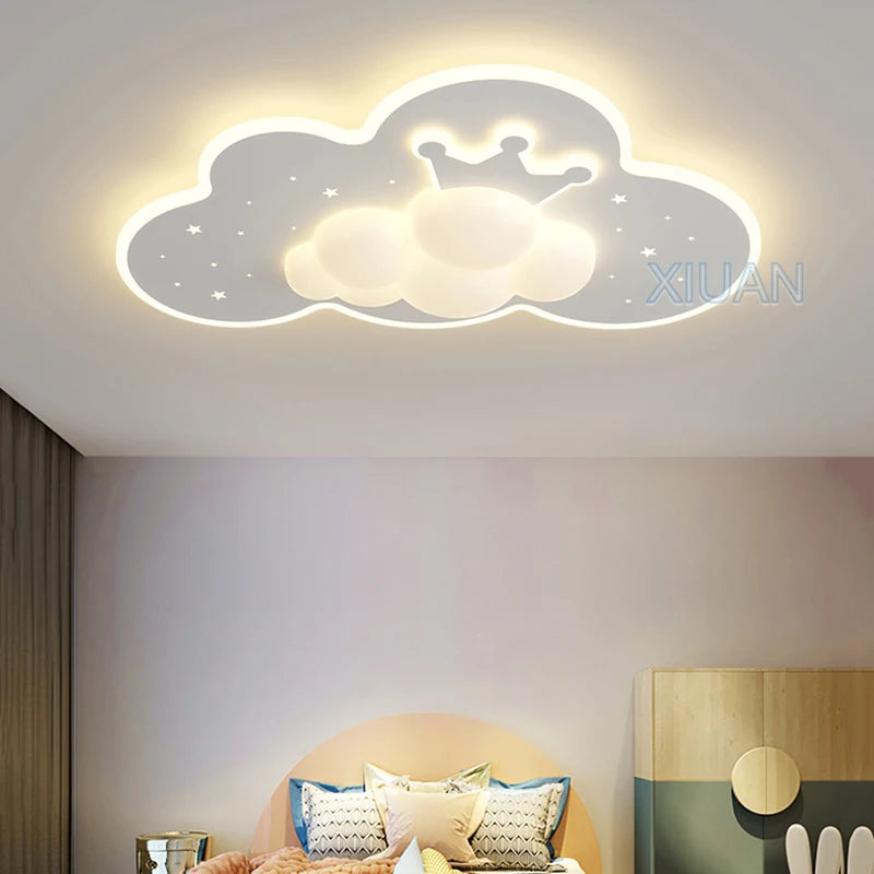 lustre créatif en forme de couronne et nuage pour enfants
