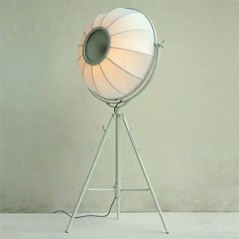 lampadaire loft trépied led réglable forme satellite