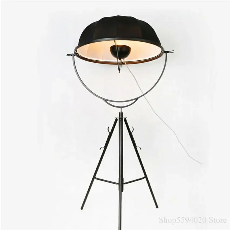 lampadaire loft trépied led réglable forme satellite