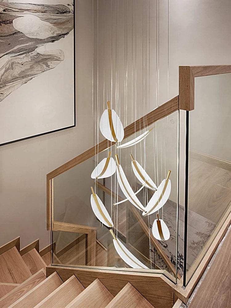 lustre nordique long en plumes pour villa duplex restaurant