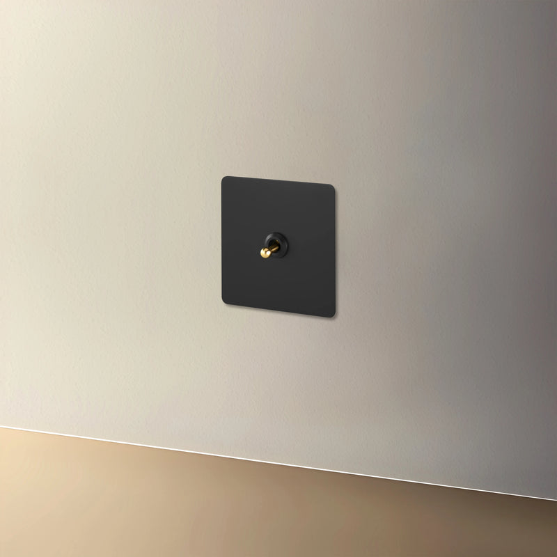 Cache prise plate en acier noir mat bords arrondis