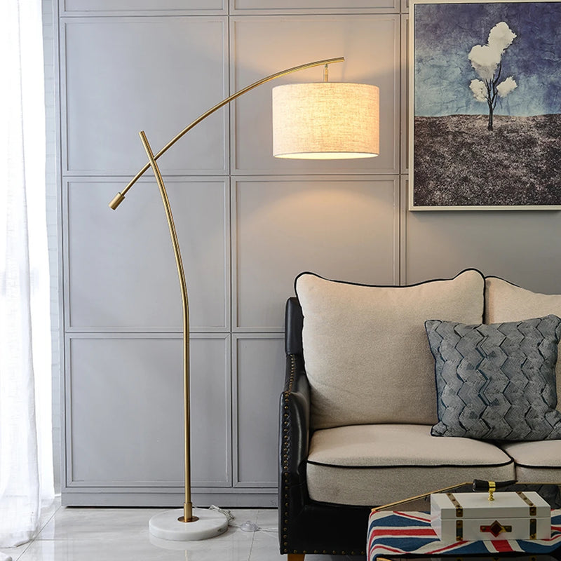 Lampadaire en métal luxe avec abat-jour en tissu