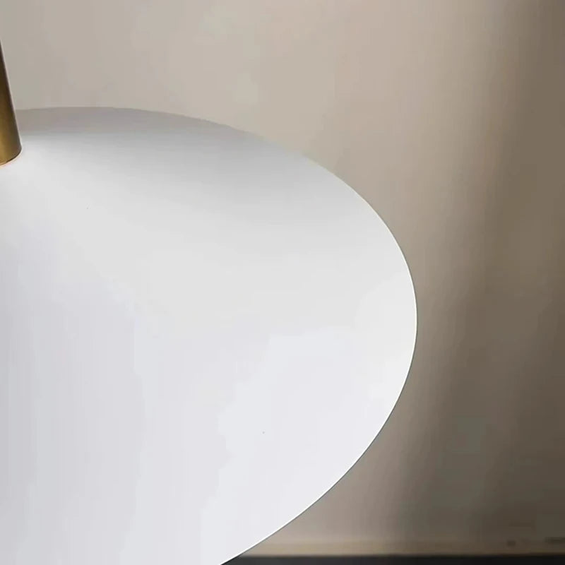 style de lampe suspendue en métal