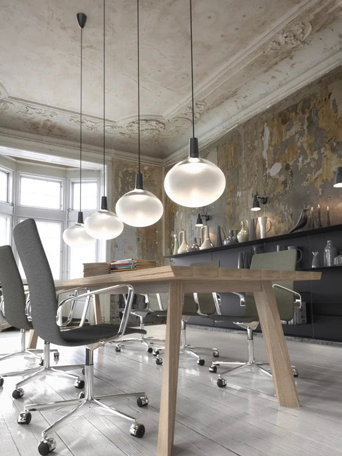 plafonnier led minimaliste en verre blanc mat élégant