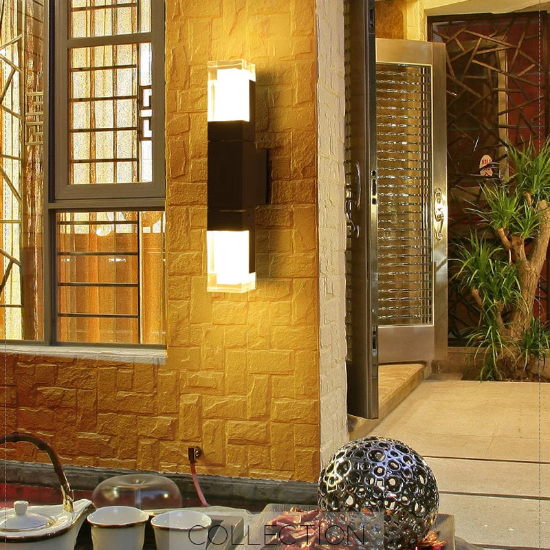 Outdoor Double-Headed Wall Lights, Upper and Lower Lighting Spotlights,Simple and Modern LED Household Aisle Corridor Lights