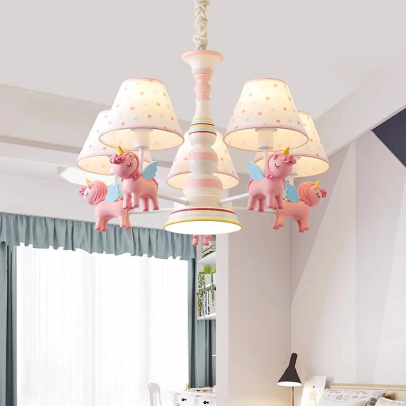 lustre carrousel pour chambre d'enfant moderne et romantique