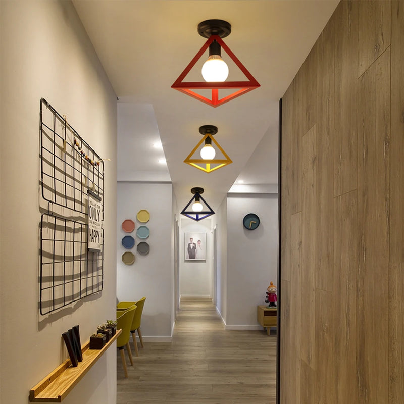 Plafonnier LED triangulaire au design nordique moderne et rétro