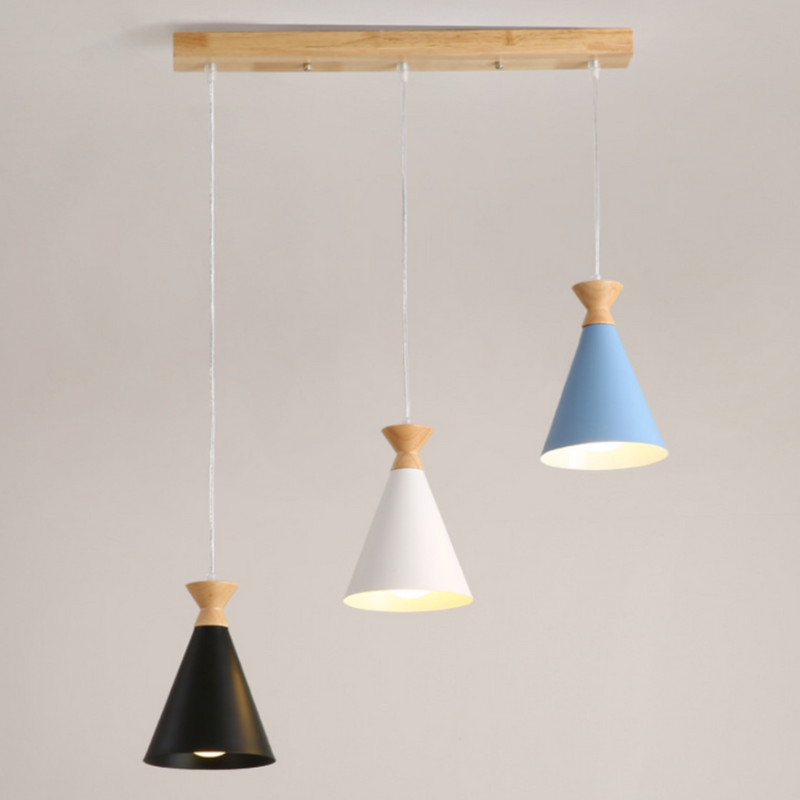Suspension scandinave avec abat-jour conique et en bois Avi