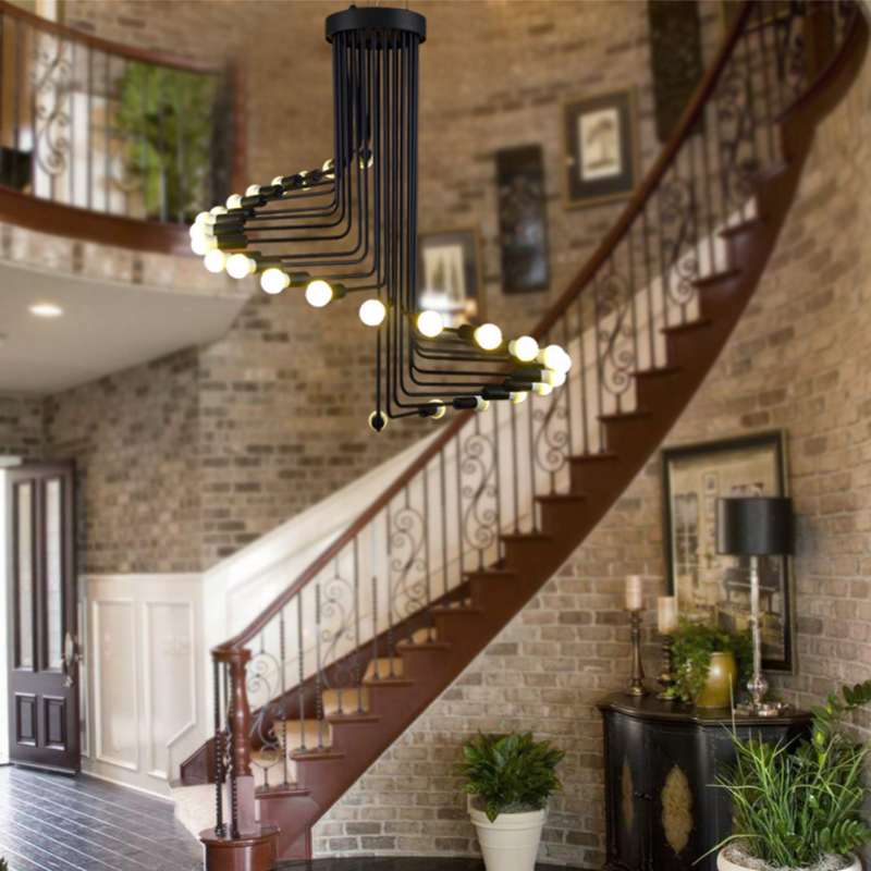 Lustre design noir avec plusieurs branches en forme d'escalier