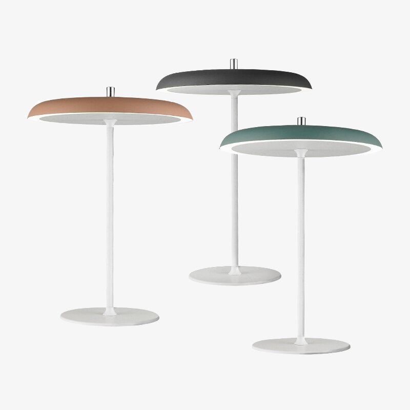 Lampe à poser design LED en métal avec abat-jour oval Leyra