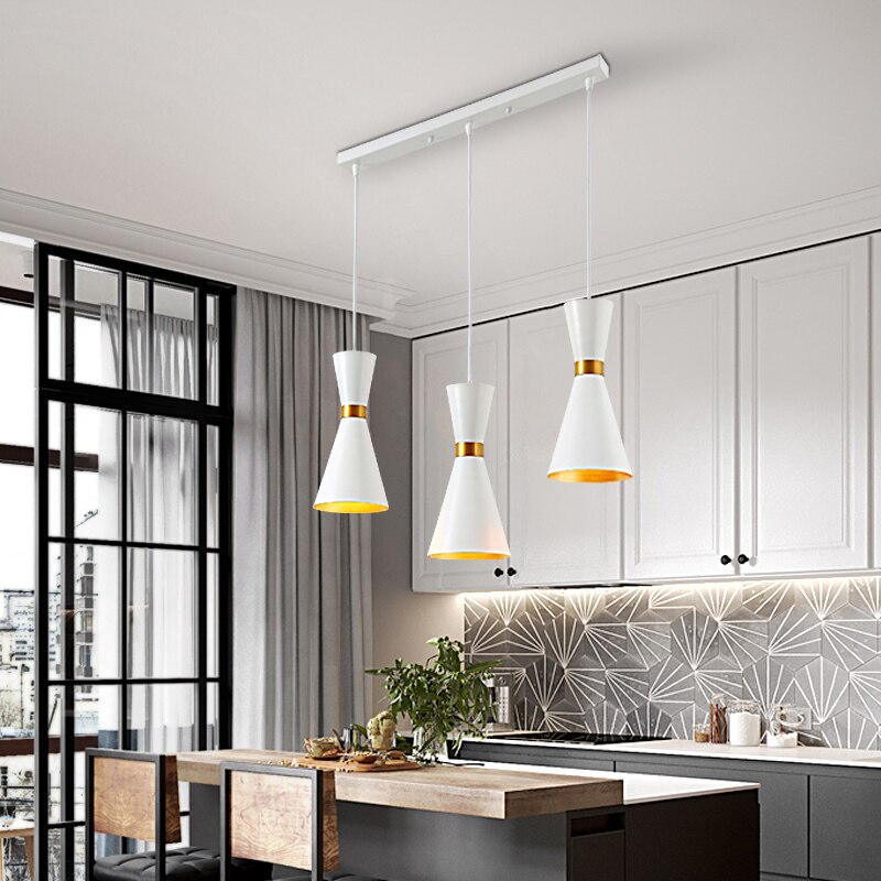 Lustre moderne LED en forme d'horloge métallique Gadea