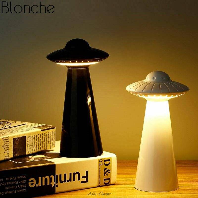 Lampe de bureau design LED conique coloré