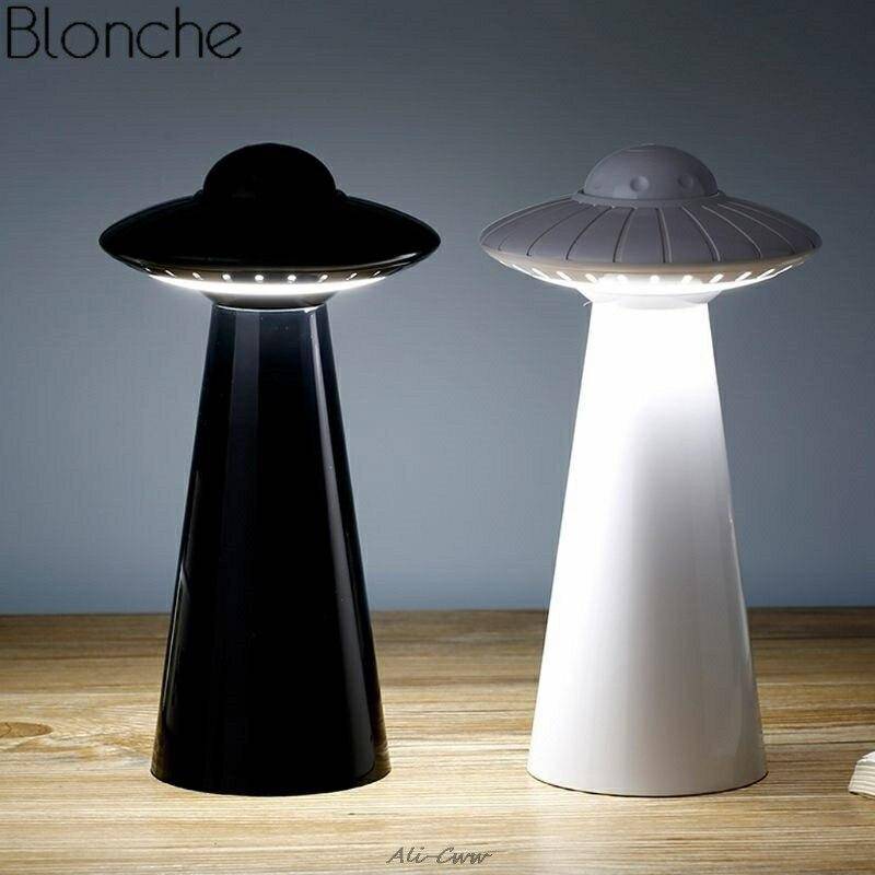 Lampe de bureau design LED conique coloré