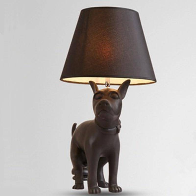 Lampe à poser avec support chien et abat-jour noir
