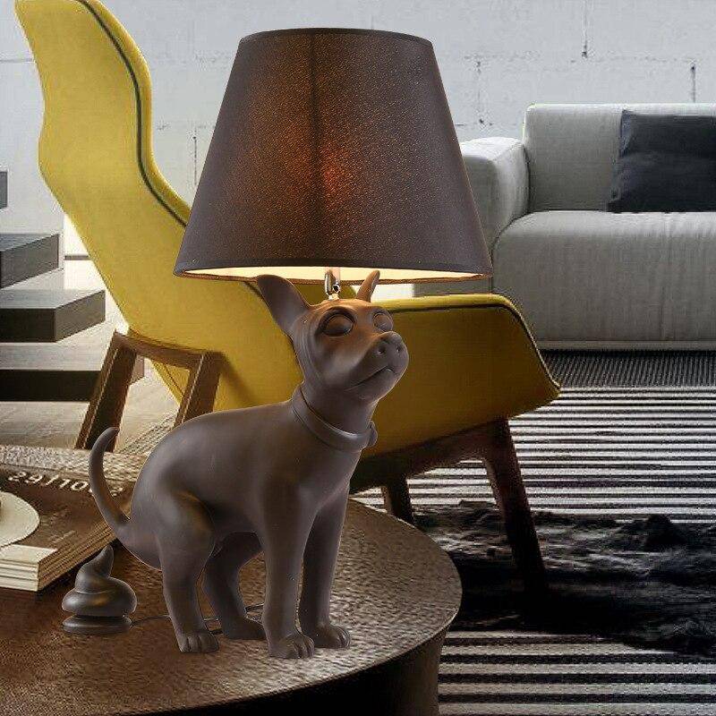 Lampe à poser avec support chien et abat-jour noir