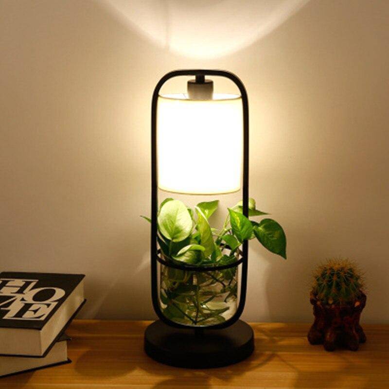 Lampe à poser LED avec abat-jour et plante