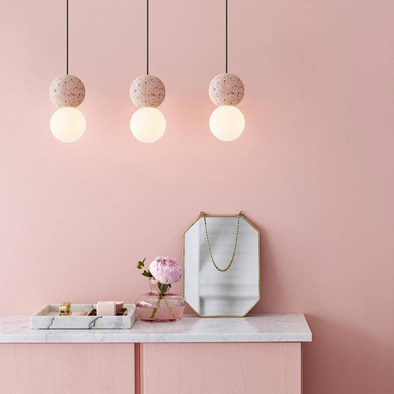 Suspension design en boule en ciment façon terrazzo LED