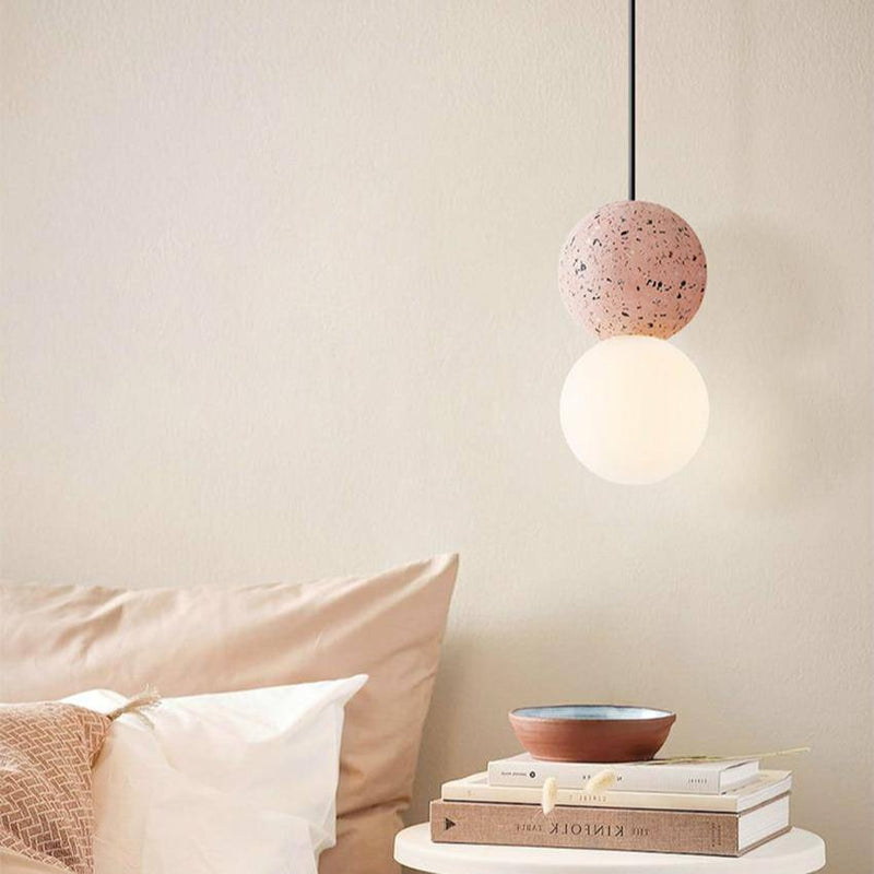 Suspension design en boule en ciment façon terrazzo LED
