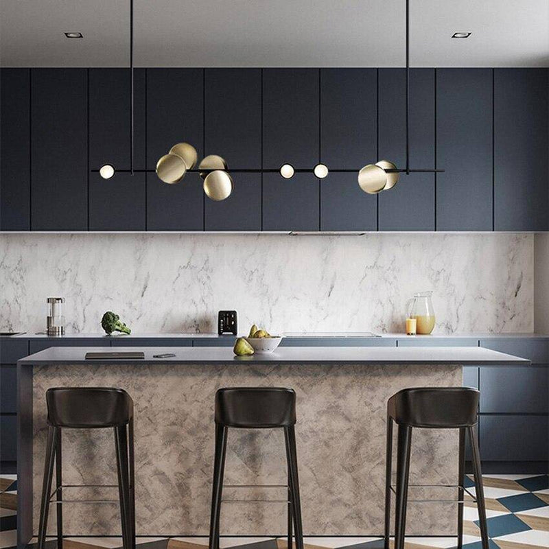 Lustre et suspension design art déco noir et doré avec lampes LED