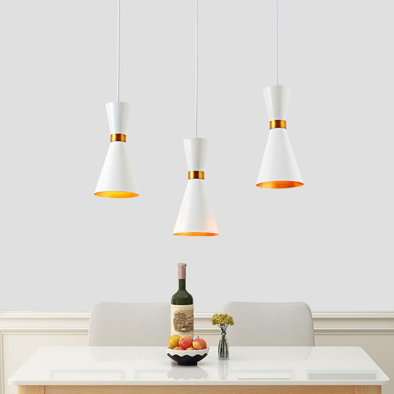 Lustre moderne LED en forme d'horloge métallique Gadea
