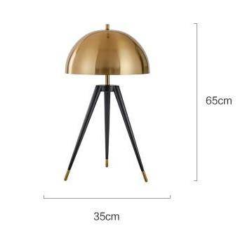 Lampadaire design LED tripod noir avec abat-jour doré Mushroom