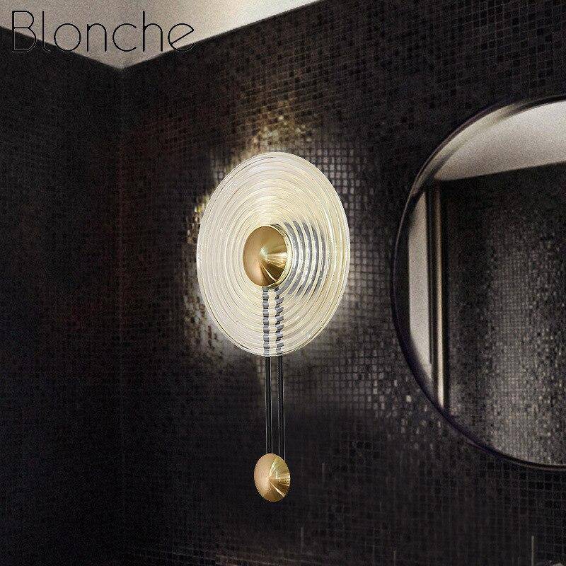 Applique murale design LED avec cercle doré et disque en verre Sconce