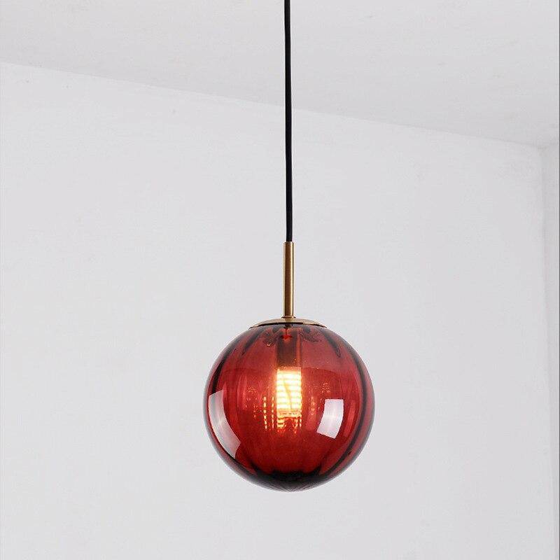 Suspension design LED boule en verre coloré style Hang