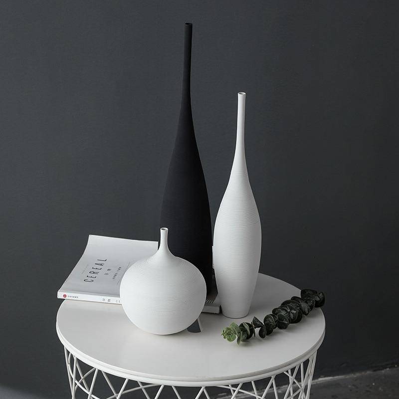 Vase design en céramique style minimaliste Zen