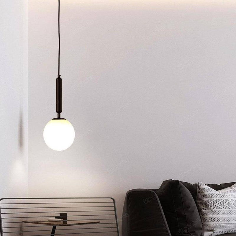 Suspension design LED avec tube en acier et sphère en verre Luxury