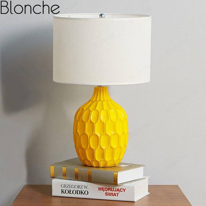 Lampe à poser moderne LED en forme d'Ananas avec abat-jour blanc