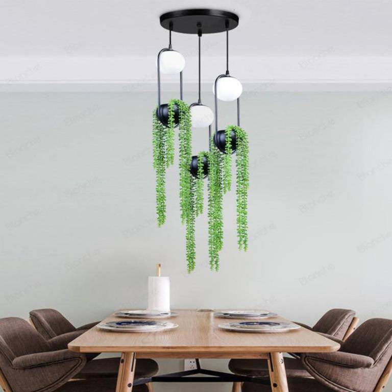 Suspension design LED avec boule en verre et fleurs suspendues