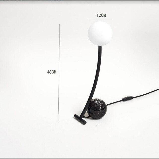 Lampe à poser design LED en marbre et métal courbé