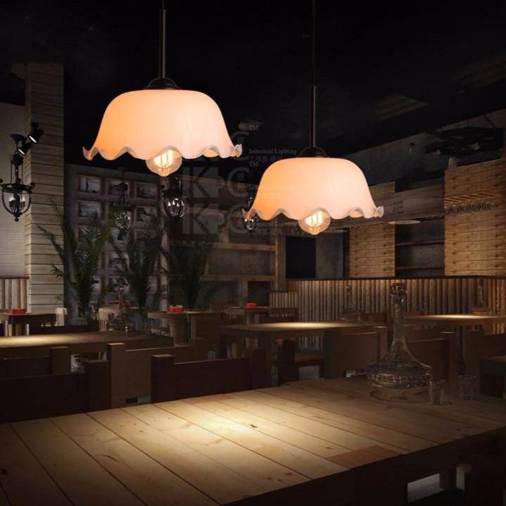 Suspension retro LED avec abat-jour aux bords courbés