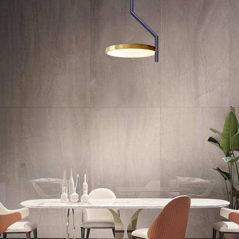 Suspension design LED avec cercle doré et finitions Creative