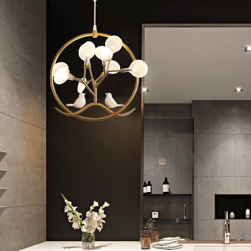 Lustre moderne avec arbre et oiseaux dans anneau Rhym